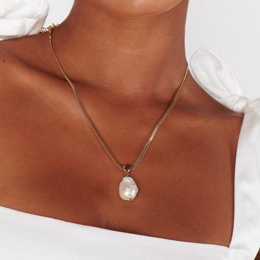 Modern Herringbone Pearl Necklace with 18k Gold Plating – Waterproof and Hypoallergenic 1