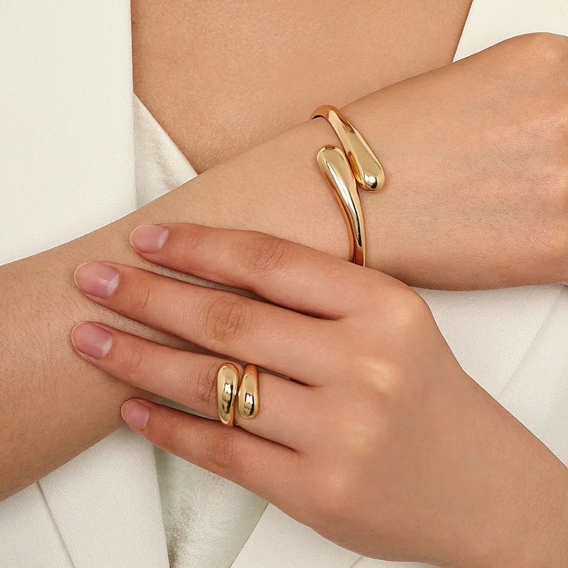 Modern Wrap Choker Necklace, Bracelet, and Ring Set in Gold and Silver – Elegant Jewelry Collection 3