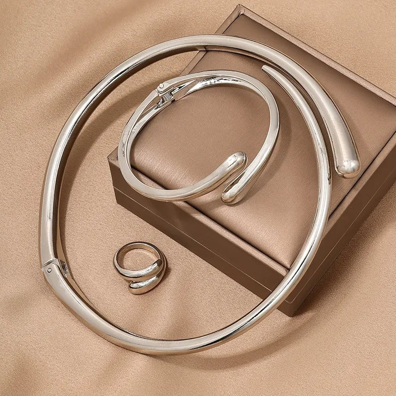 Modern Wrap Choker Necklace, Bracelet, and Ring Set in Gold and Silver – Elegant Jewelry Collection 5