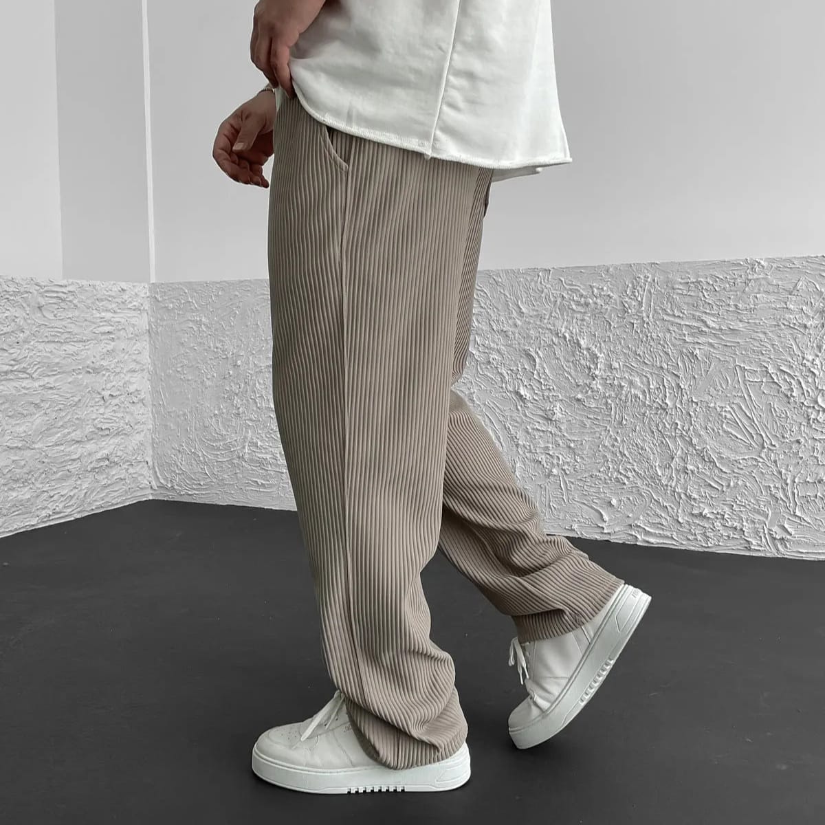 Men's Ribbed Knit Relaxed Straight-Leg Pants – product view | Hensley London