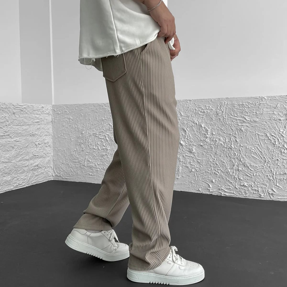 Men's Ribbed Knit Relaxed Straight-Leg Pants – product view | Hensley London