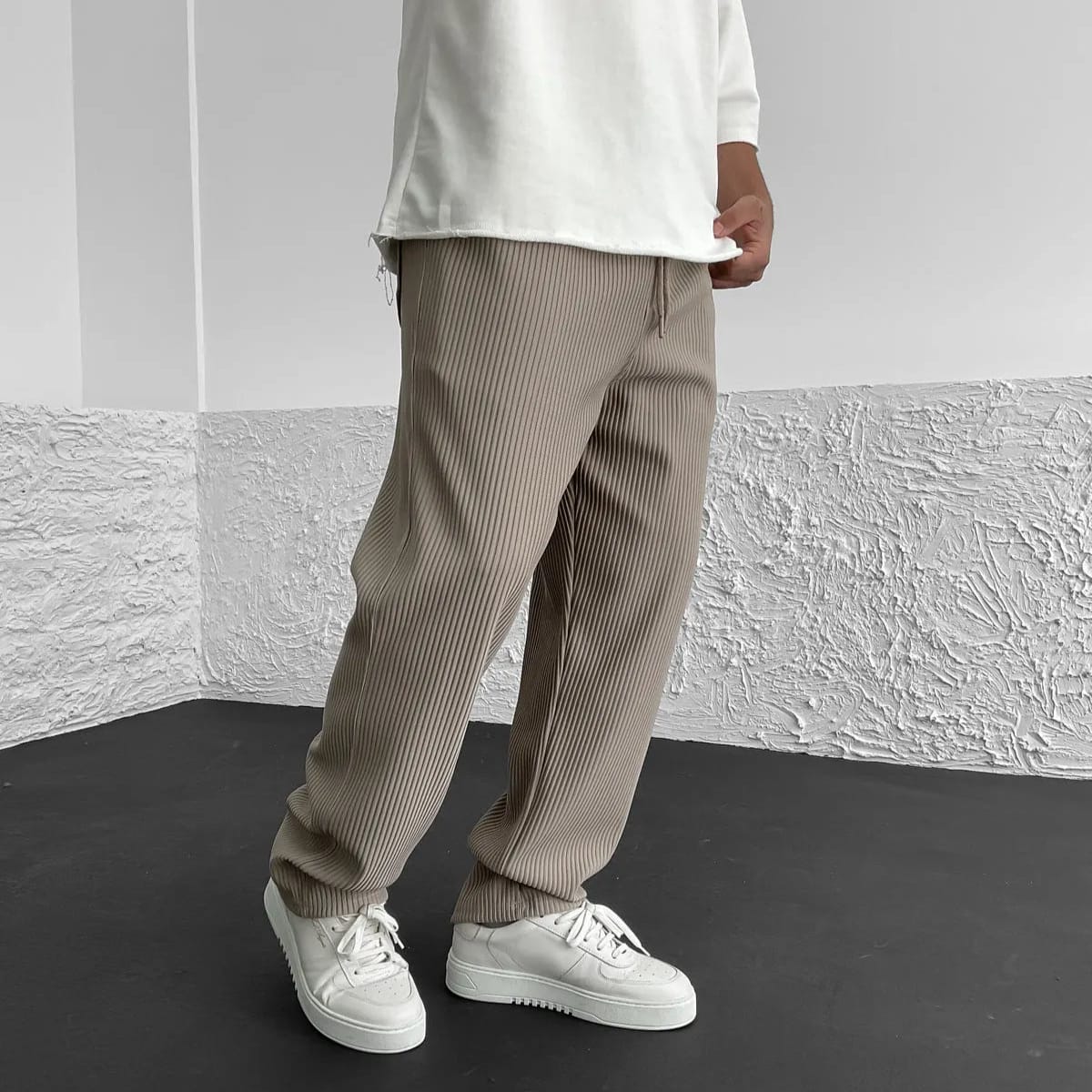 Men's Ribbed Knit Relaxed Straight-Leg Pants – product view | Hensley London