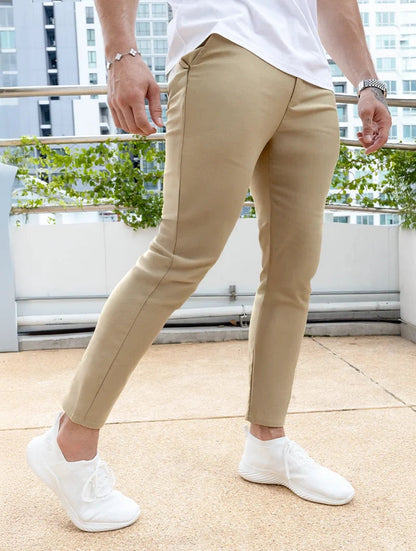 Men's Stretch Slim-Fit Pants in Khaki – close-up view | Hensley London