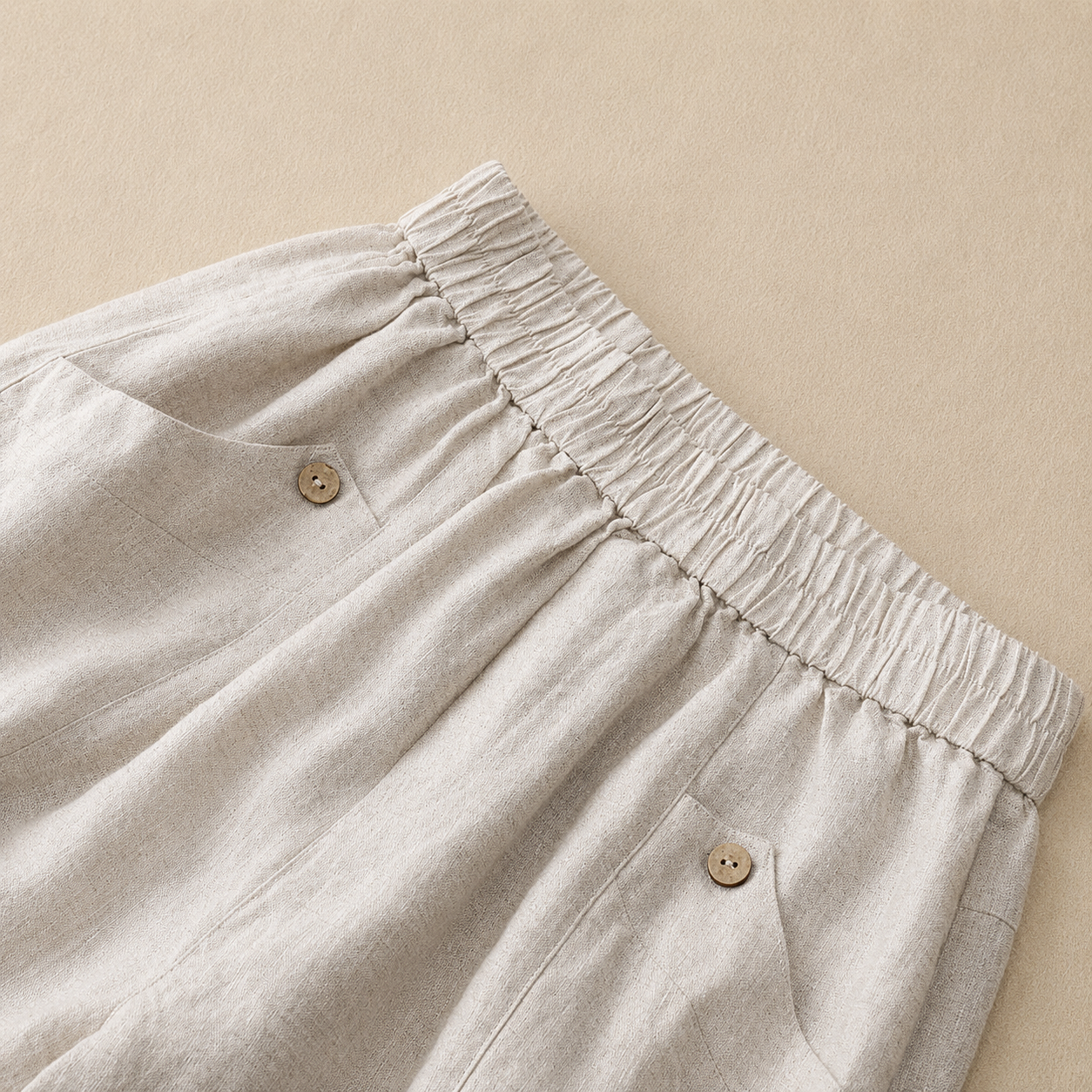 Women's Cotton Linen Elastic Waist Pocket Shorts – fabric close-up view | Hensley London