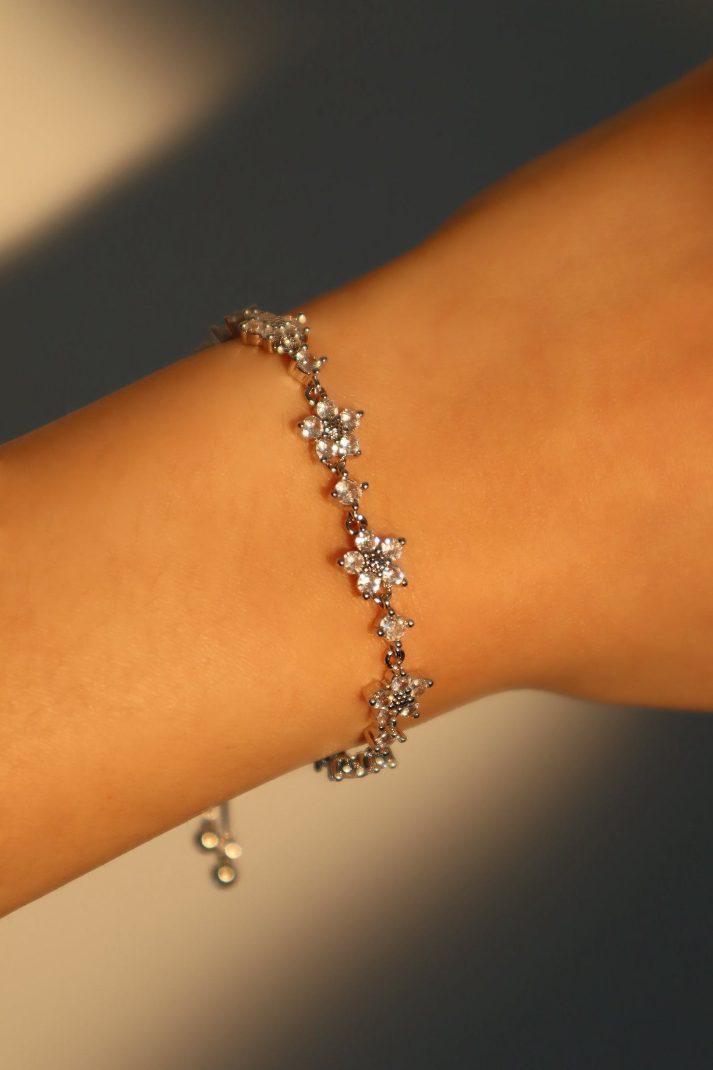 Unisex Flower Bracelet Platinum Plated Zirconia Diamonds - 4