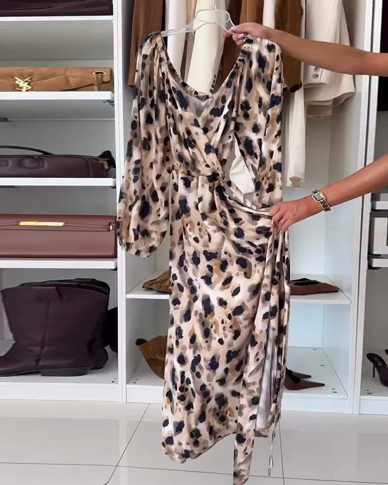 Women's Printed V-Neck Puff-Sleeve Maxi Dress – Product view | Hensley London