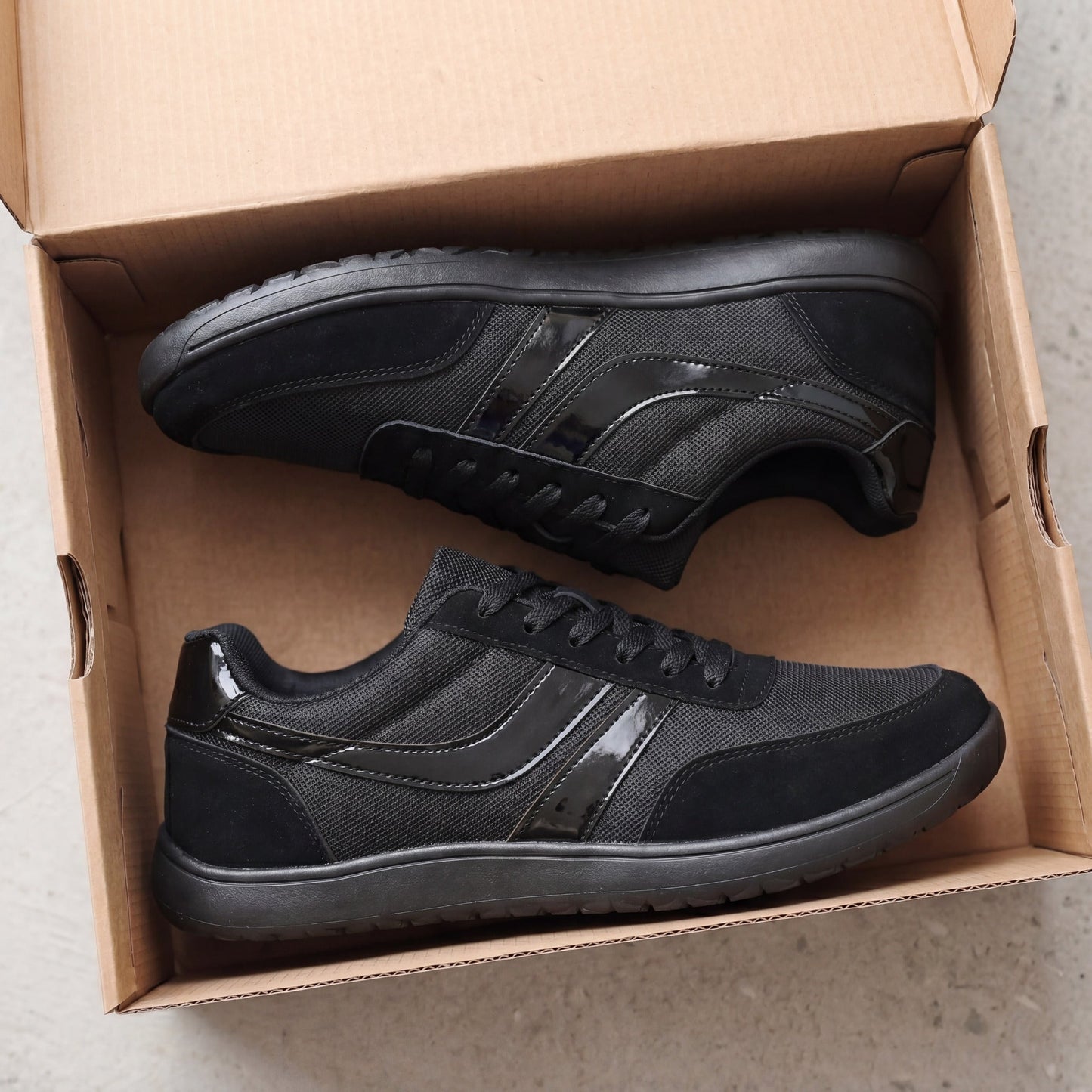 Men's Mesh Color-Block Running Sneakers – product view | Hensley London