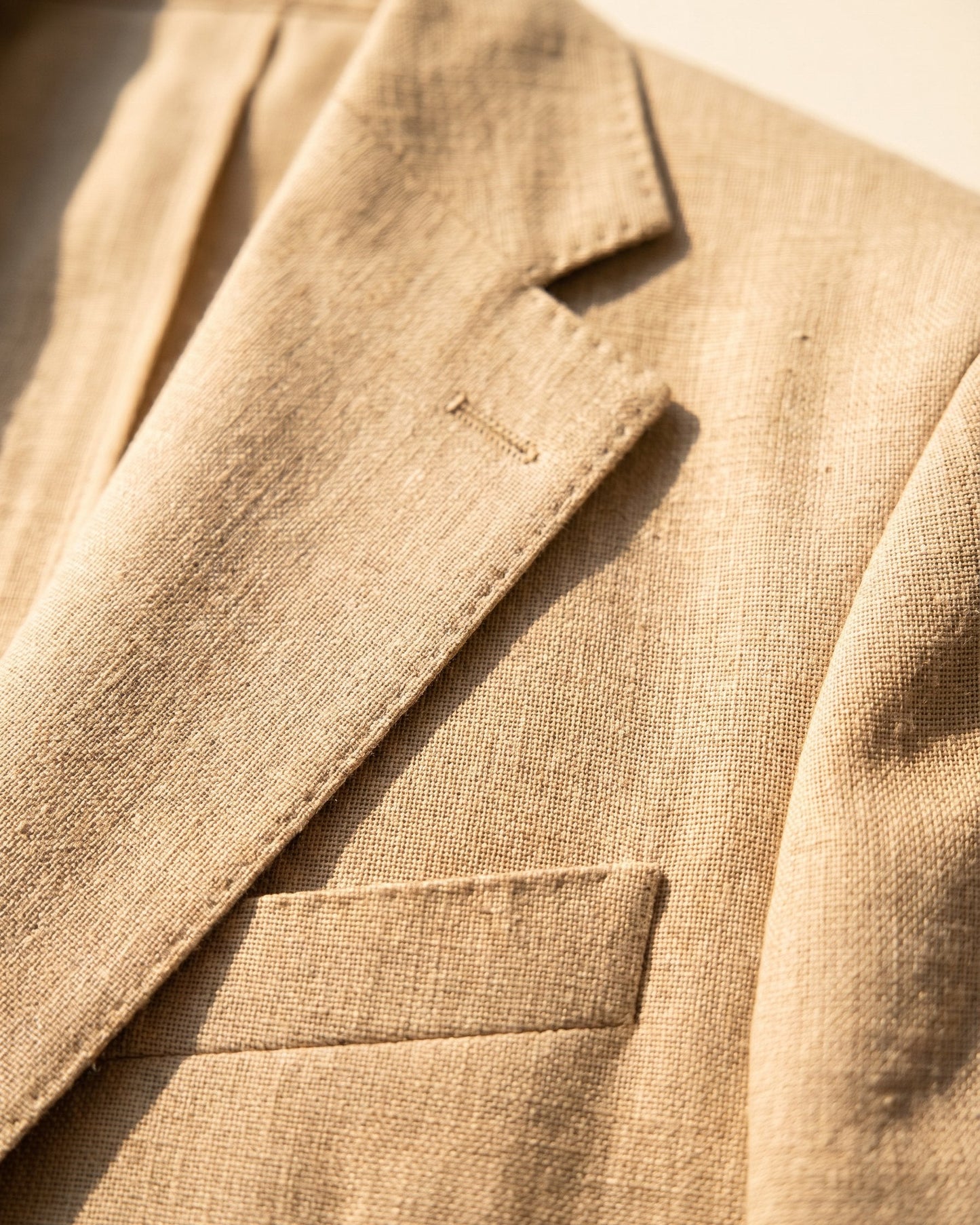 Men's Linen-Blend Two-Piece Suit – jacket detail | Hensley London
