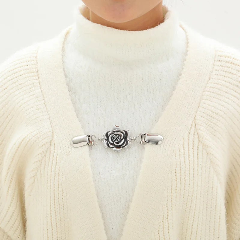 Retro Flower Pattern Cardigan Clip 0