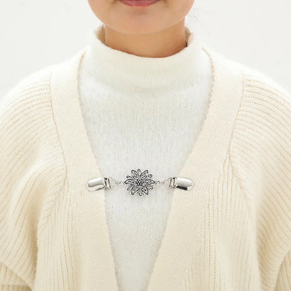 Retro Flower Pattern Cardigan Clip 2