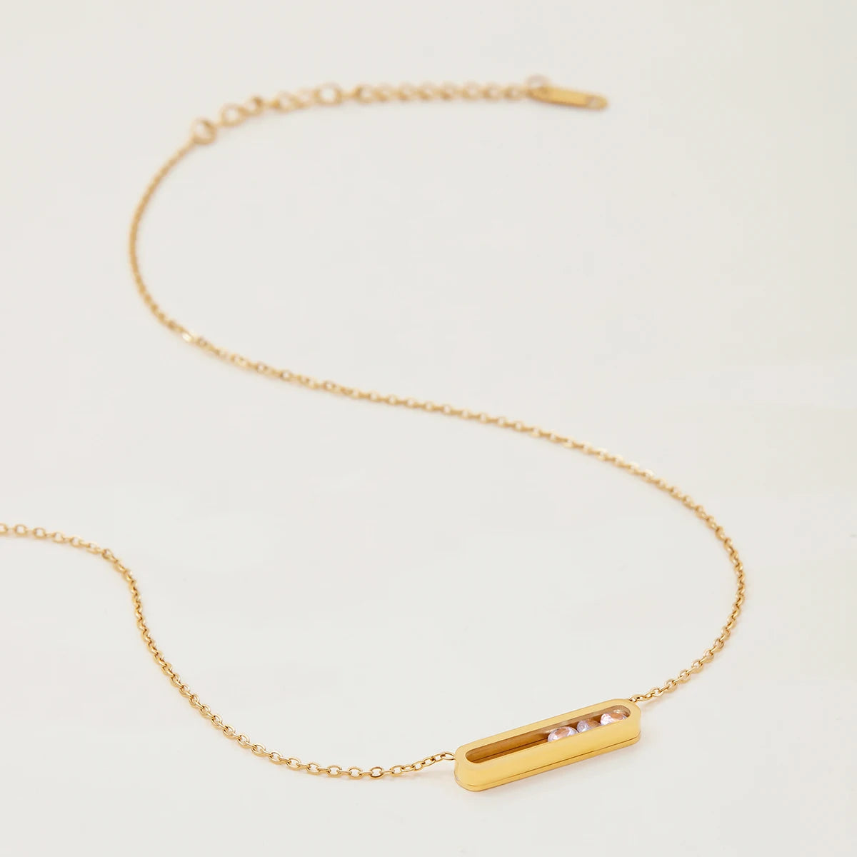 Sculpted Gold Pendant Necklace with Hypoallergenic Gold Chain – Minimalist Jewelry for Everyday Wear 6