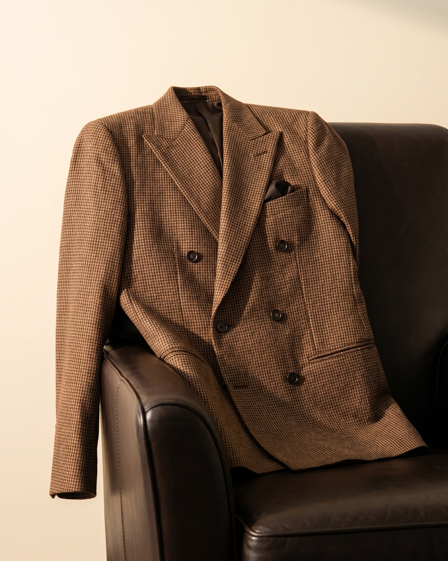 Men's Houndstooth Tweed Double-Breasted Blazer in Brown – back view | Hensley London