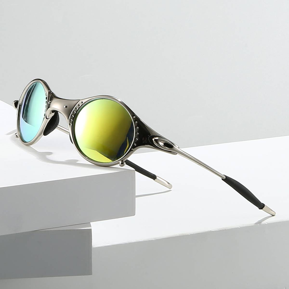 Polarized Sport Sunglasses in Jade – front view | Hensley London