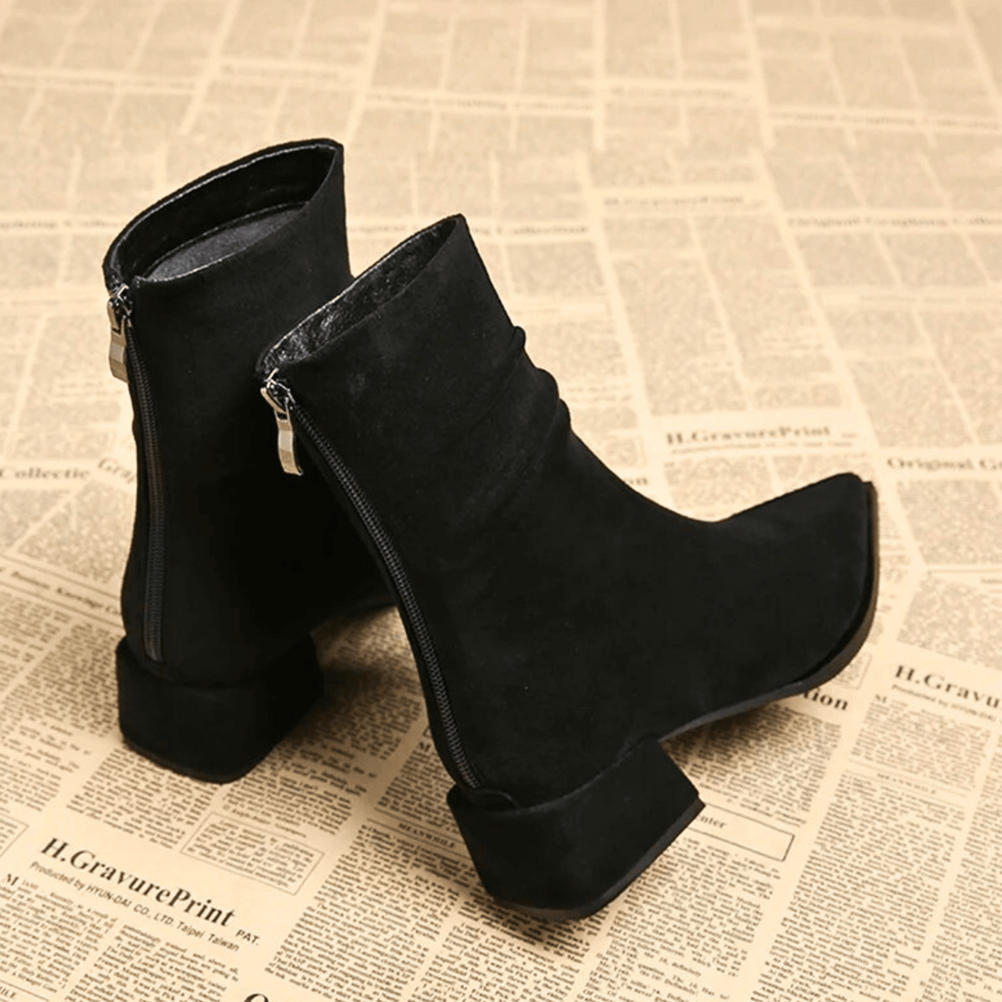 Women's Pointed-Toe Slouch Ankle Boots - additional product view | Hensley London