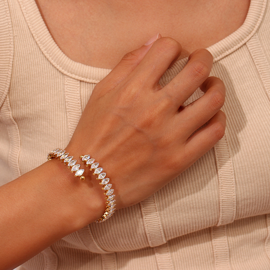 Women's Diamond Bracelet Gold Stainless Steel Elegant Design 1