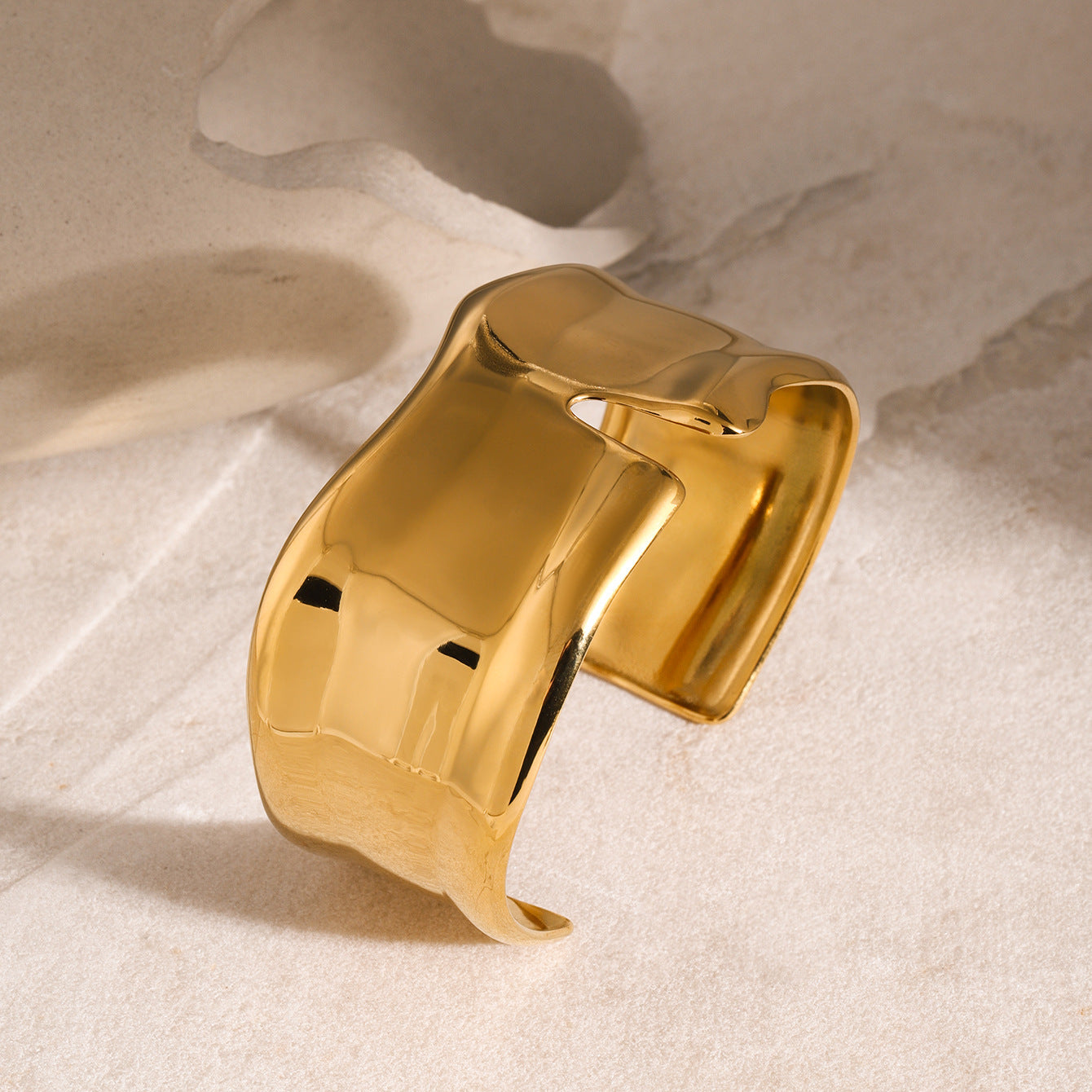 Women's Gold Bracelet Minimalist Stainless Steel 18k Gold 3