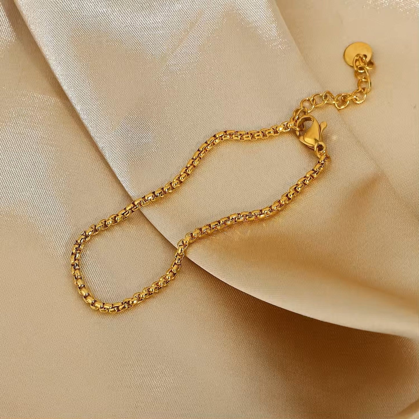 Women's Gold Bracelet Waterproof 18k Gold Stainless Steel 2