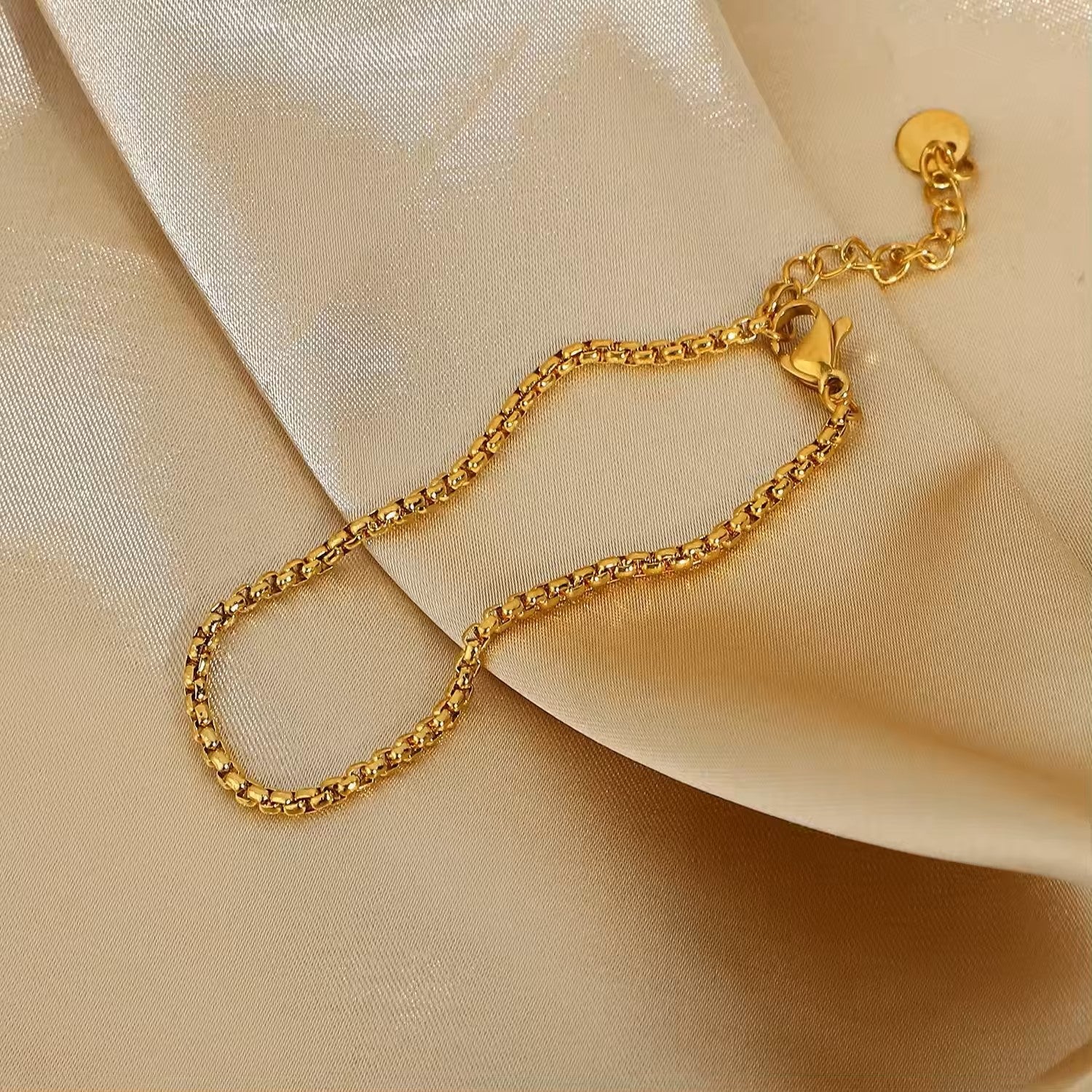 Women's Gold Bracelet Waterproof 18k Gold Stainless Steel 2