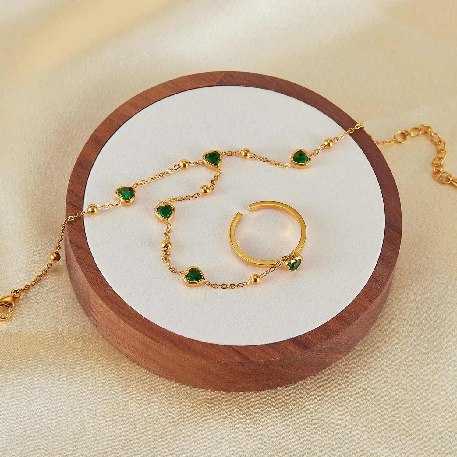 Women's Hand Chain Emerald Stainless Steel-Plated 18k Gold 4