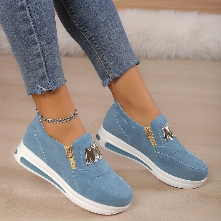 Women's Slip-On Sneakers – Trendy Canvas Shoes with Comfortable Fit for Casual Outings 1