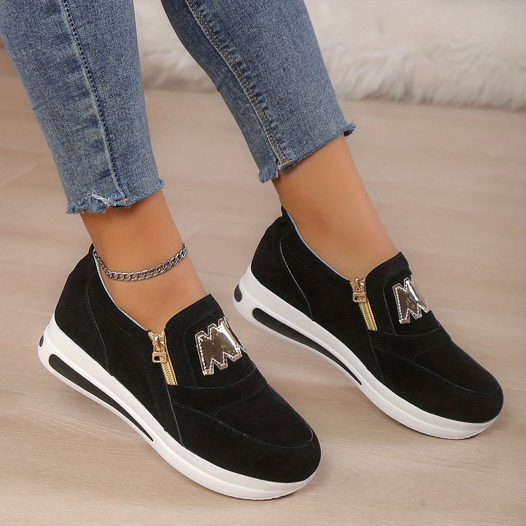 Women's Slip-On Sneakers – Trendy Canvas Shoes with Comfortable Fit for Casual Outings 3