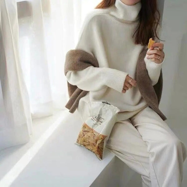 Oversized Womens Turtleneck Sweater - Soft Wool with Ribbed Details 3