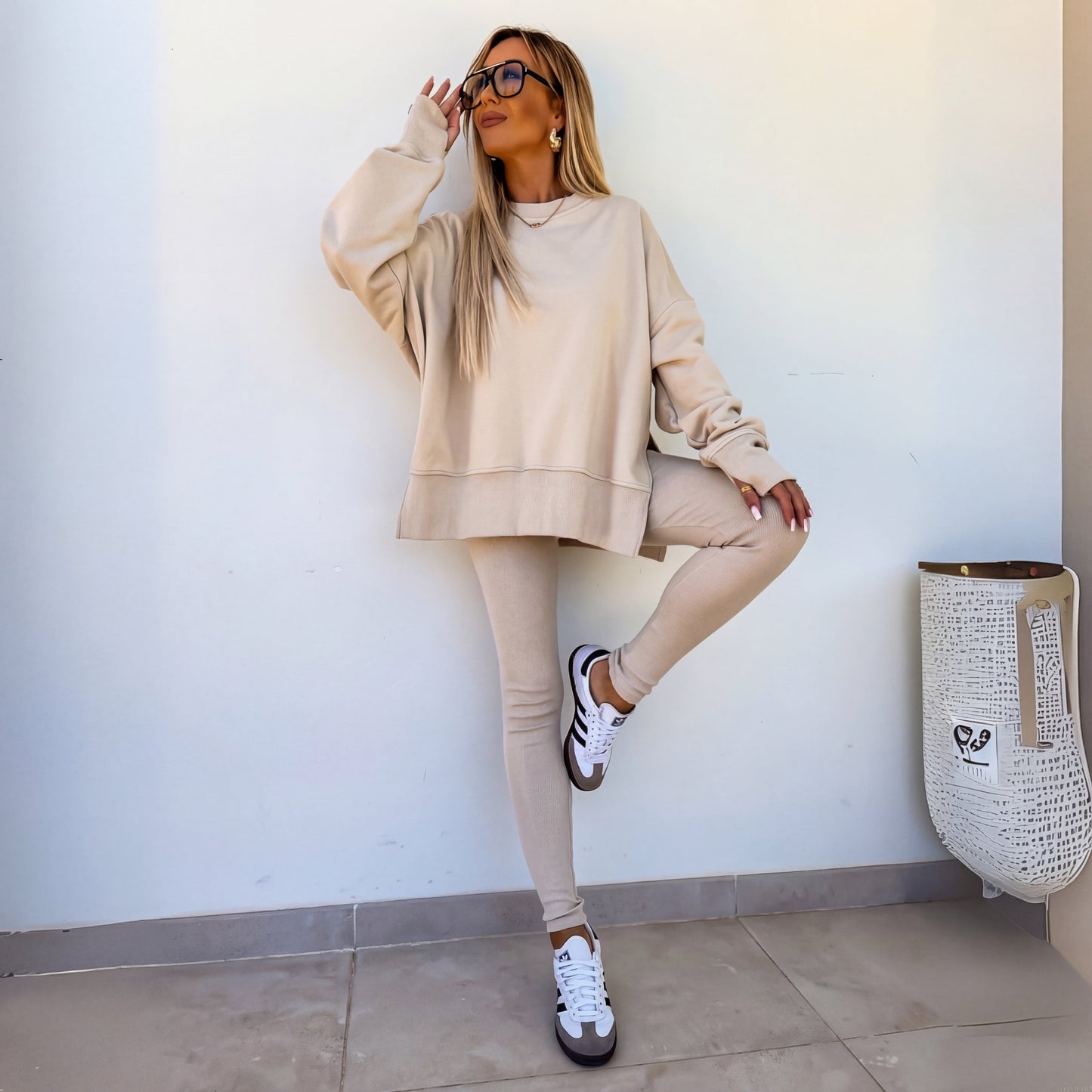 Women's Long Sleeve Sweatshirt and Pants Set – Relaxed Fit