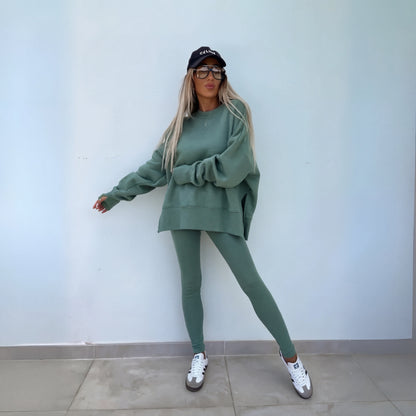 Women's Long Sleeve Sweatshirt and Pants Set – Relaxed Fit