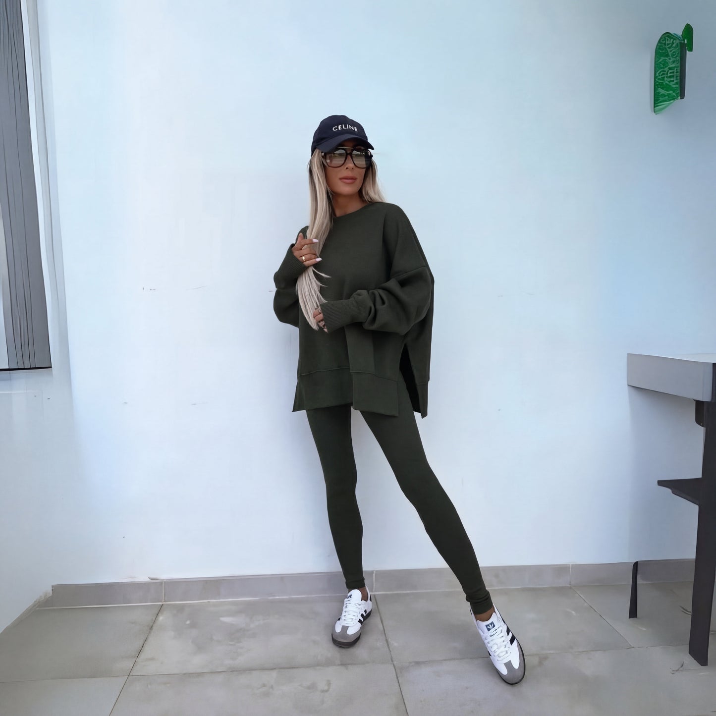 Women's Long Sleeve Sweatshirt and Pants Set – Relaxed Fit