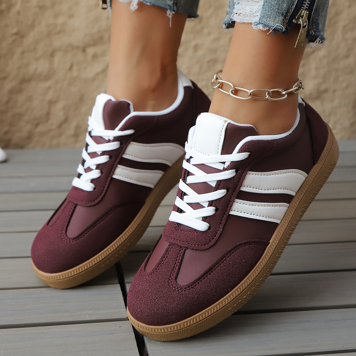 Women's Leather Retro Low-Top Sneakers – sole detail view | Hensley London