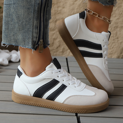 Women's Leather Retro Low-Top Sneakers – back heel view | Hensley London
