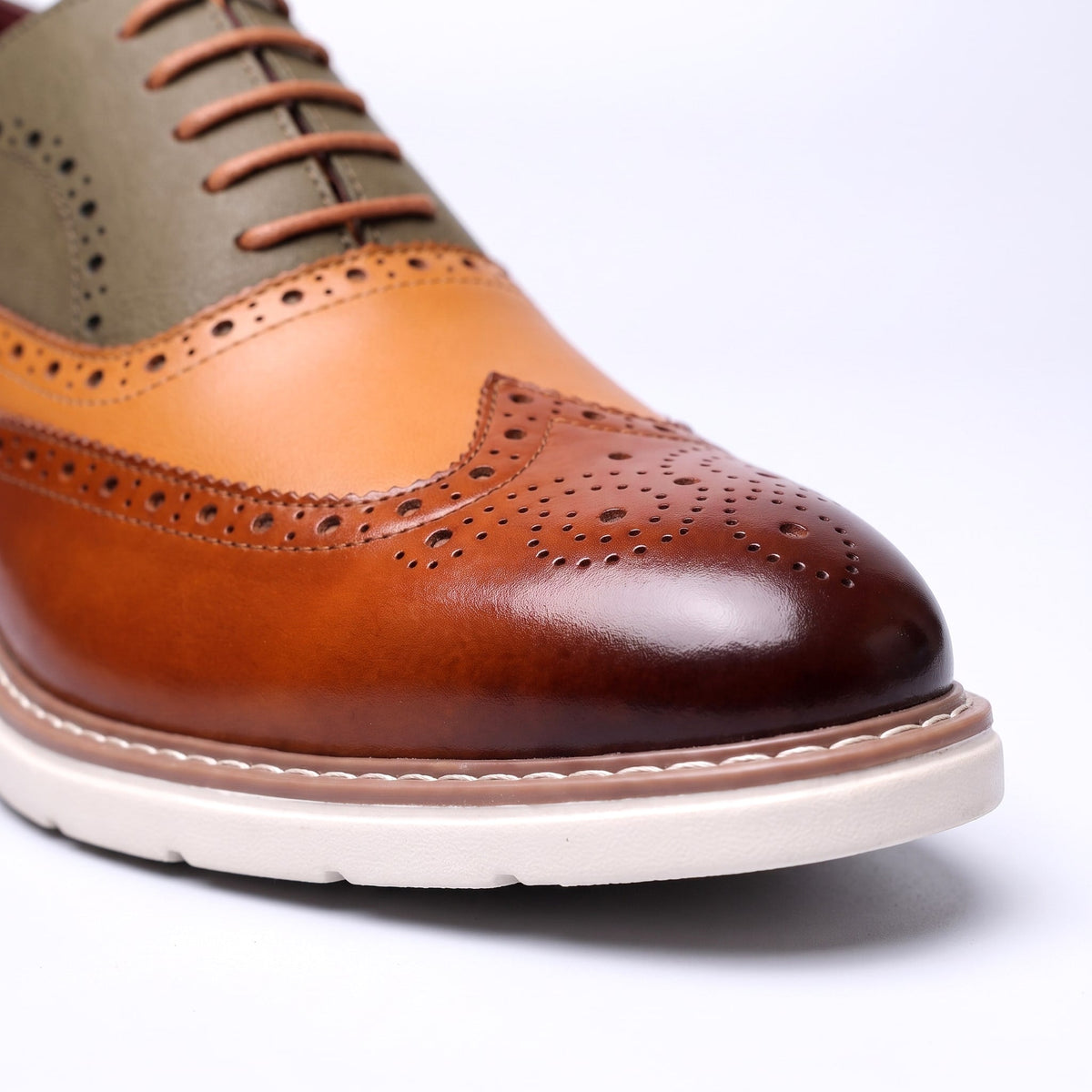 Men's Faux Leather Two-Tone Wingtip Brogue Shoes in Brown – wingtip toe close-up | Hensley London