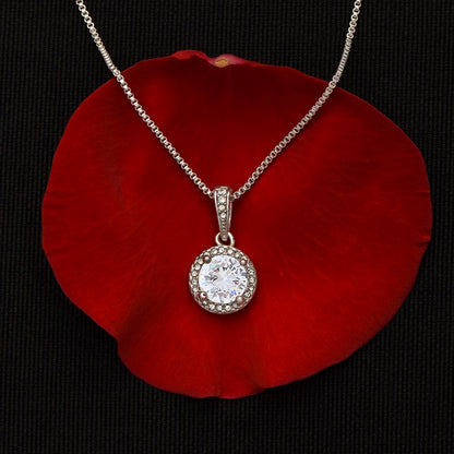 Eternal Hope Necklace with Rose Botanical daughter message card – pendant close-up | Hensley London