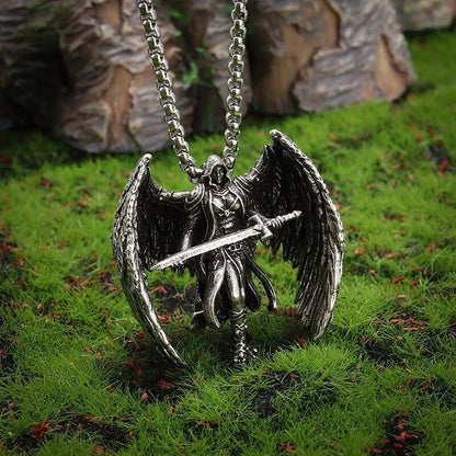 Unisex Retro Cartoon Character Necklace Silver Alloy 32