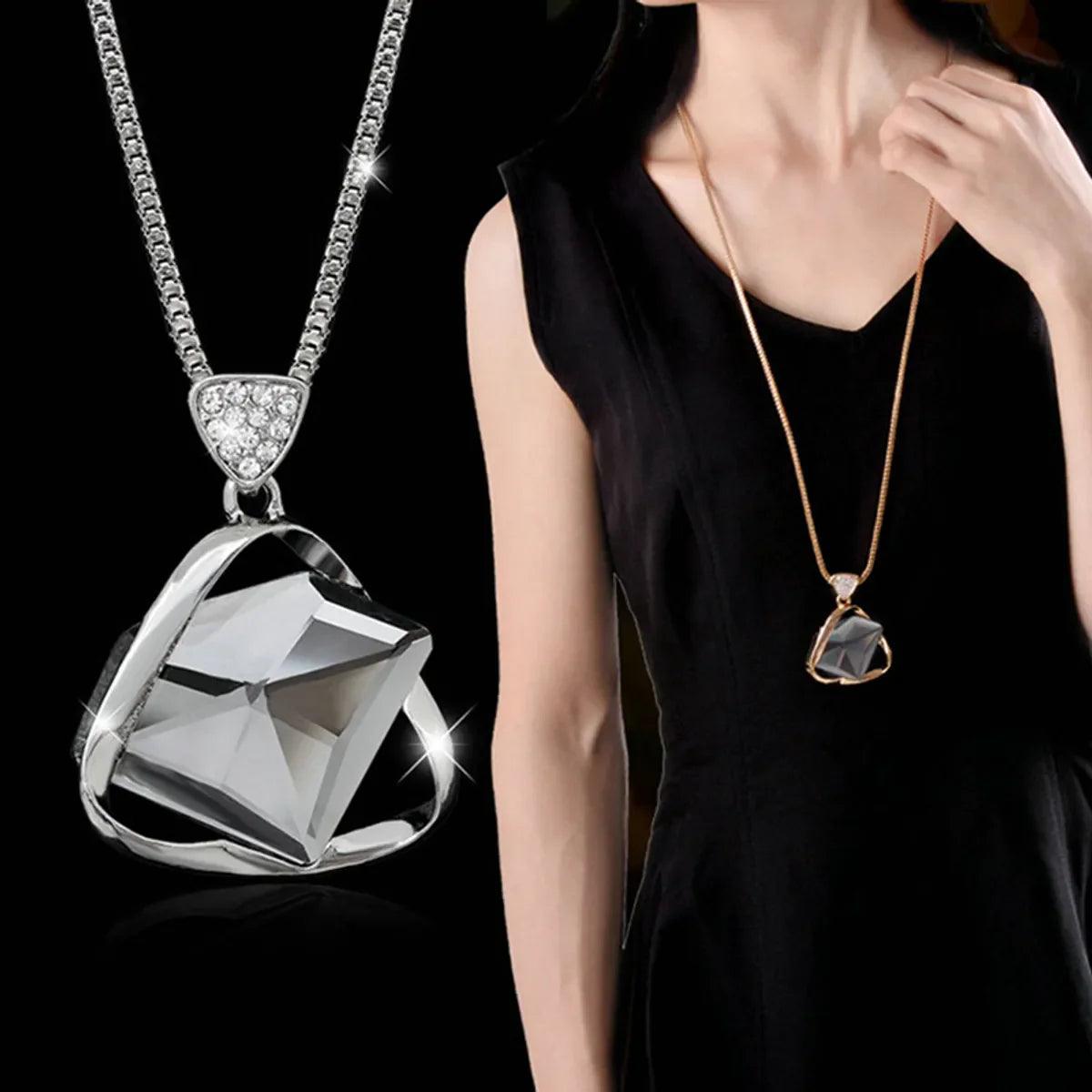 Women's Solid Color Sweater Chain with Rhinestone Inlay – Durable Alloy Streetwear Accessory