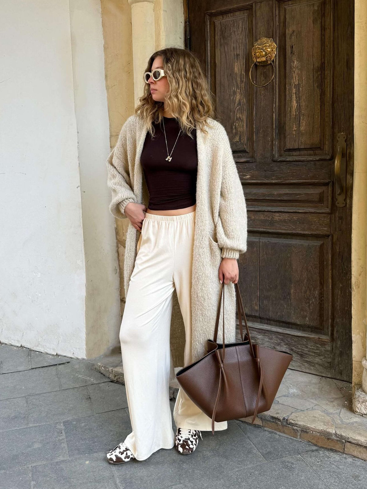 Women's Structured Faux Leather Shopper Tote Bag – Additional product view | Hensley London